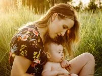 Mother's Day Orlando: image a mom and her baby outdoors