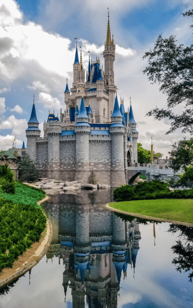 Walt Disney World Florida Resident deals: image of Cinderella's castle in Magic Kingdom